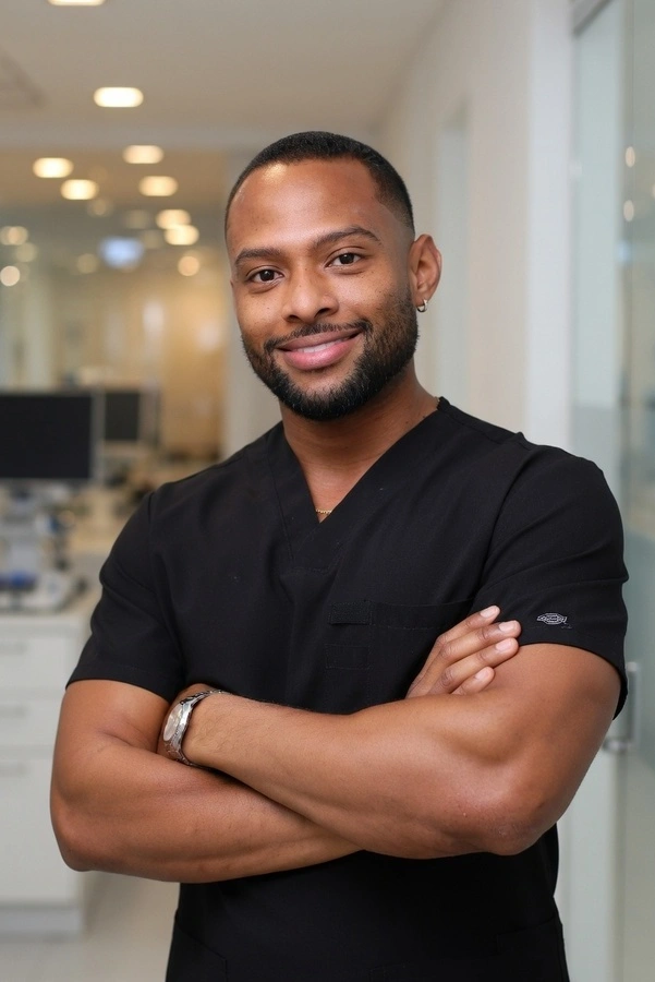 Dr. Héctor Mc Lean